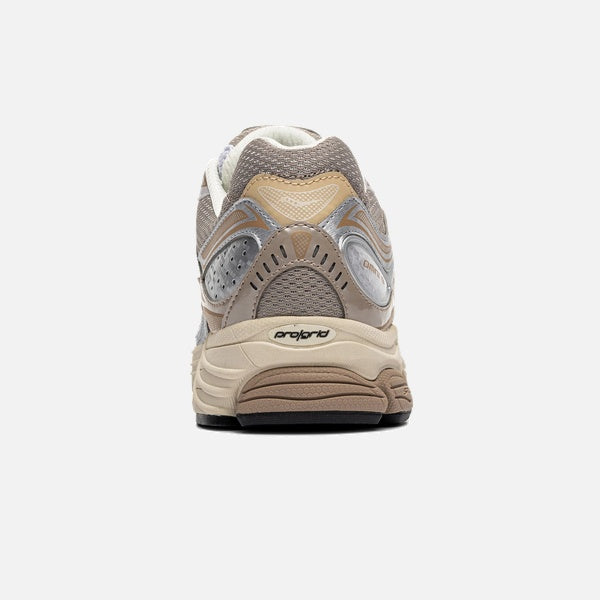 Saucony ProGrid Omni 9